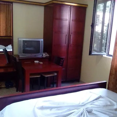 Deja 3* Тирана