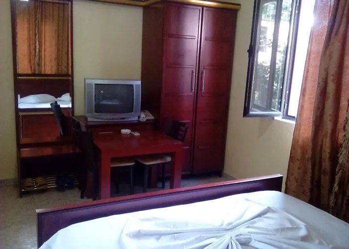 Deja 3* Тирана